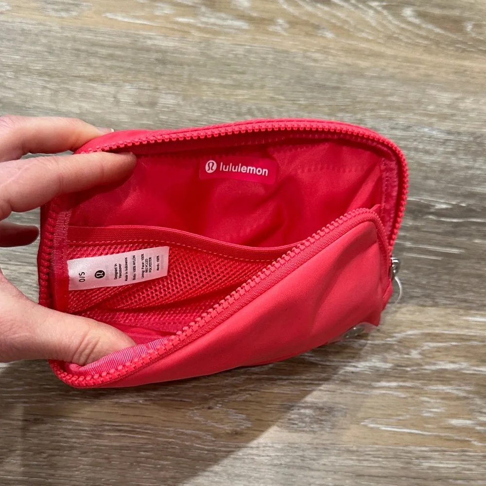 NWT! Lululemon Everywhere Belt Bag in Salmon Size Small - Picture 6 of 8